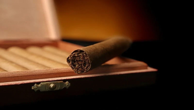 What Is The Best Way To Keep Your Humidor At The Proper Humidity Level?