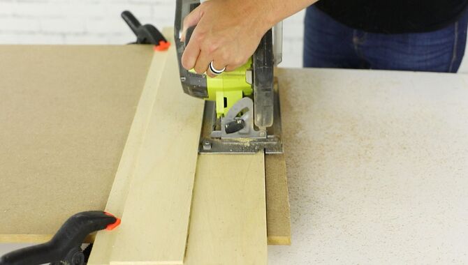 How Do You Make A Straight Cut Plywood With Circular Saw?