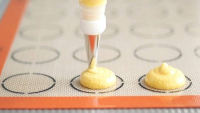 What Is The Ideal Piping Tip To Use For Macarons