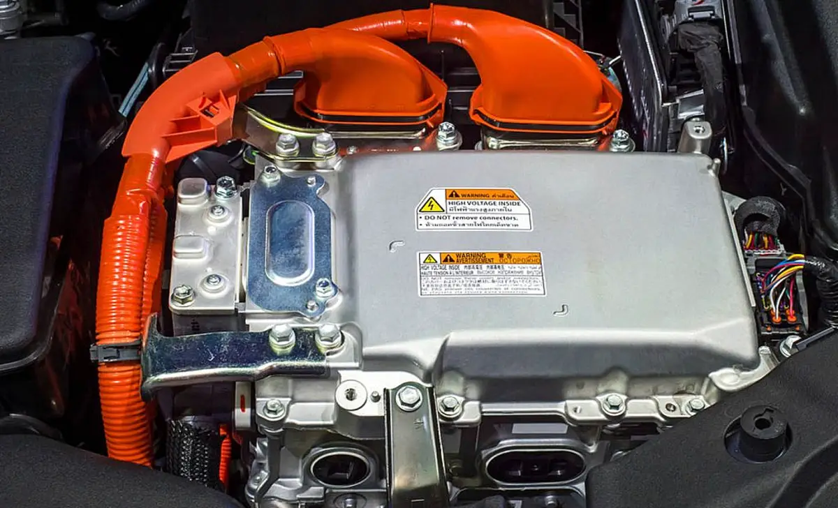 Charge A Car Battery Using A Hybrid Car