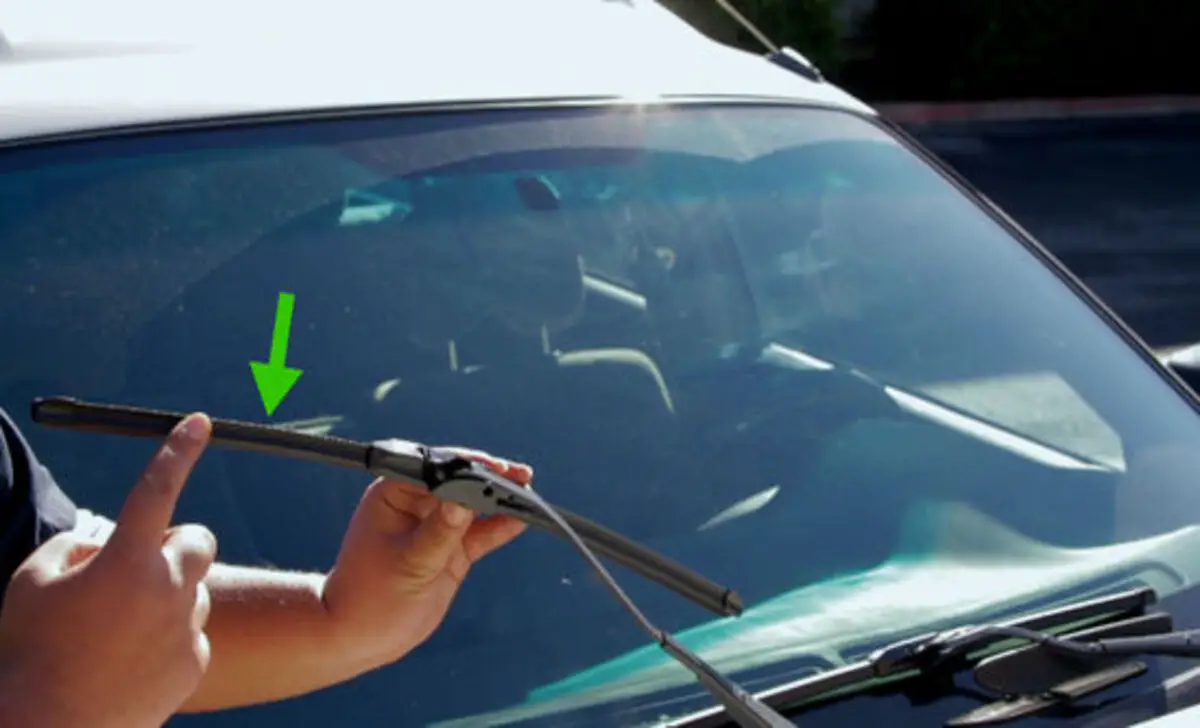 How Long Does It Take To Replace Windshield Wipers