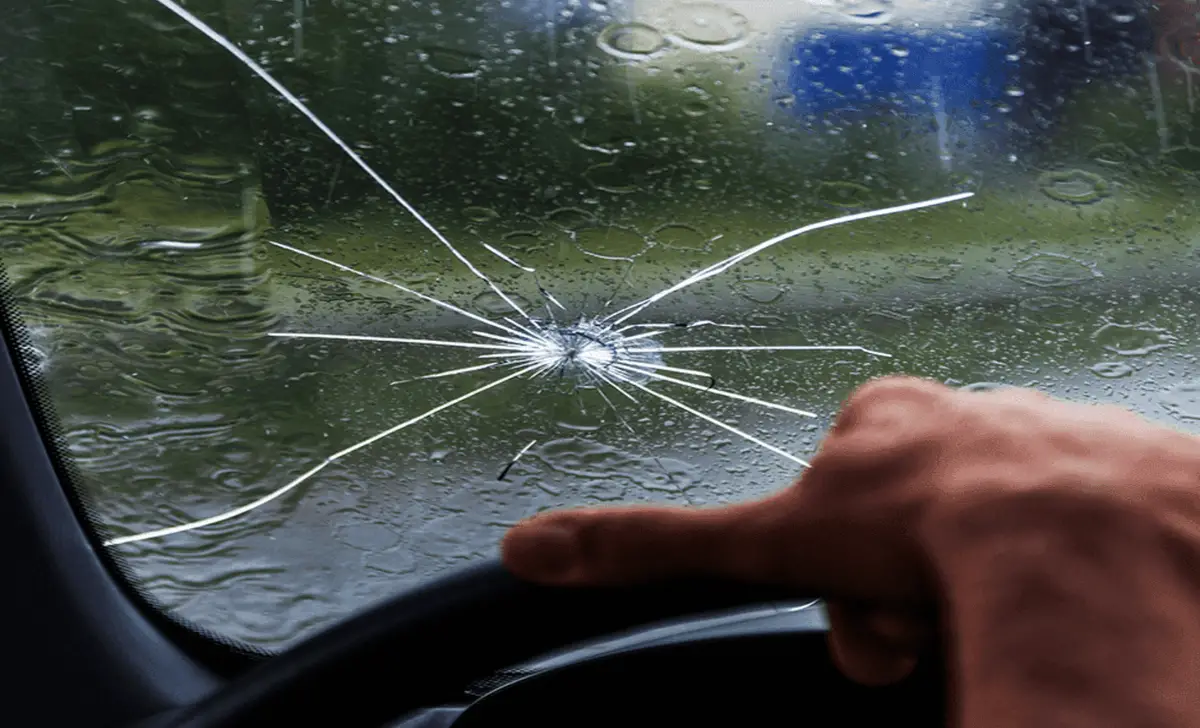 Ways To Stop Windshield Cracks From Spreading